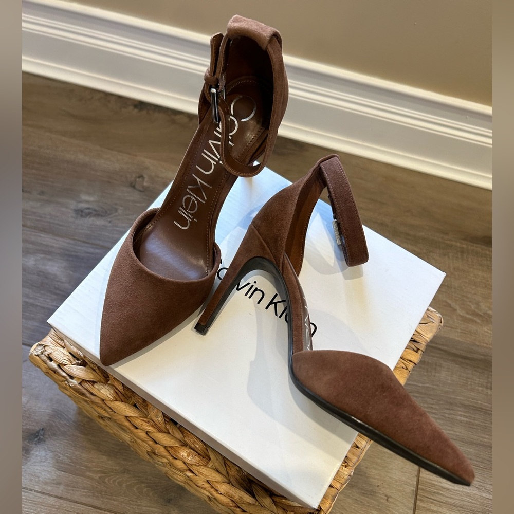 Calvin Klein Hilda Suede Stiletto 7.5 - Picture 16 of 16